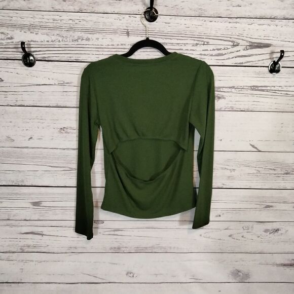 "Forever 21" woman's shirt  - Picture 4 of 6